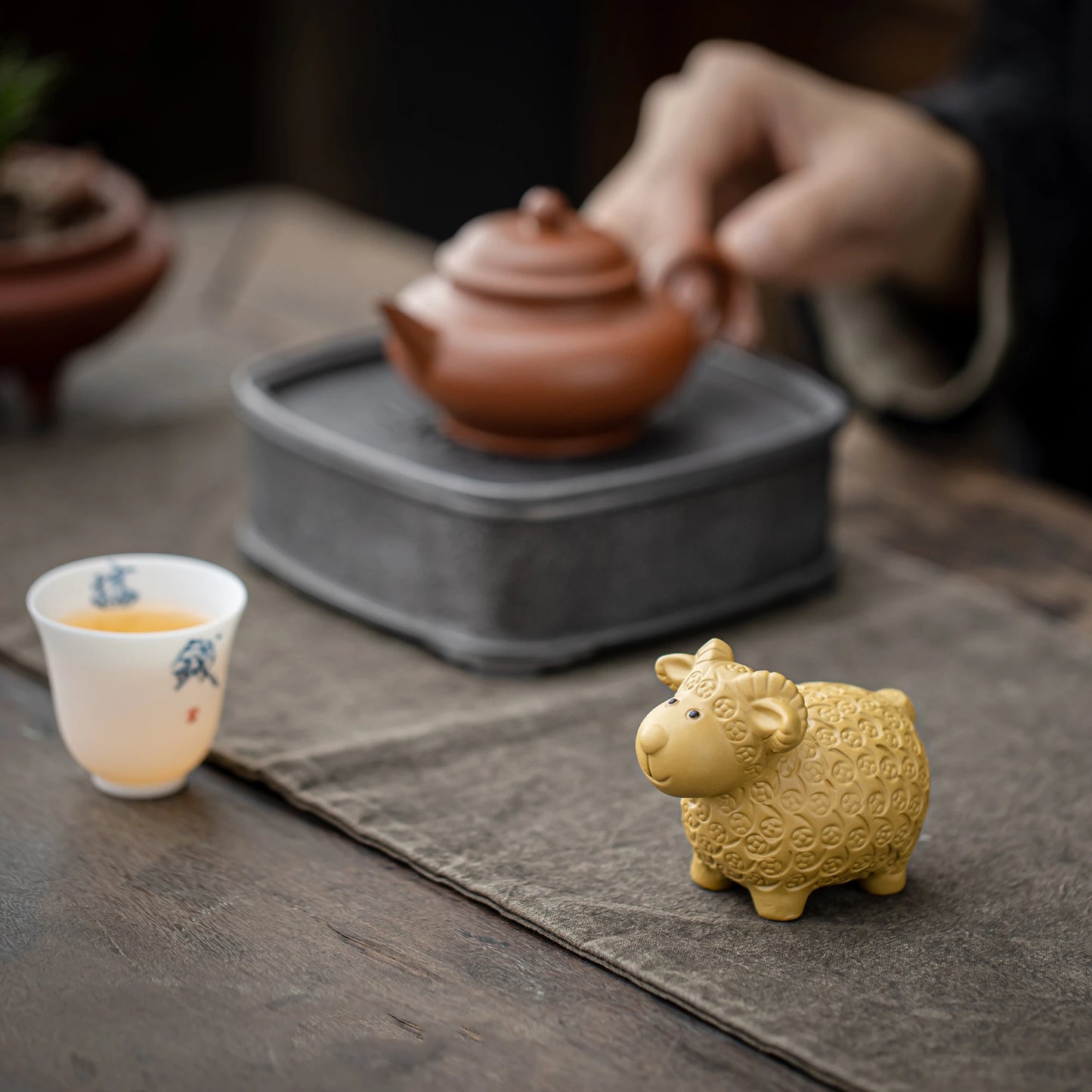 Yellow Sheep Teapet