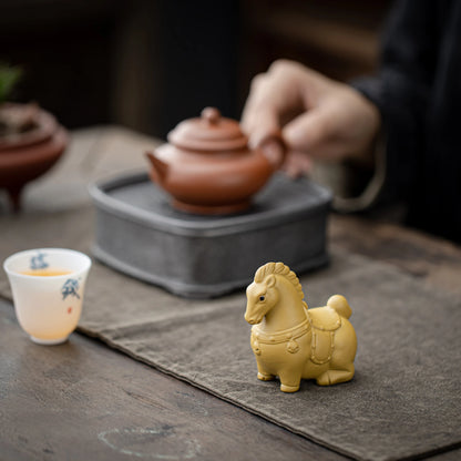 Yellow Horse Teapet