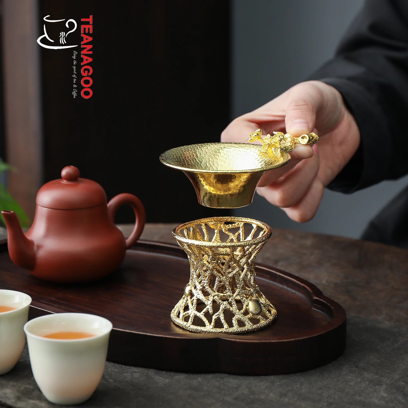 https://www.teanagoo.com/cdn/shop/products/Handmade_Tea_Strainer_and_Holder_Tea_Set_Creative_Tea_Accessories_Teaware_LCQ01-05.jpg?v=1668492596&width=1946
